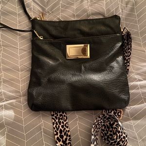 Juicy couture black crossbody